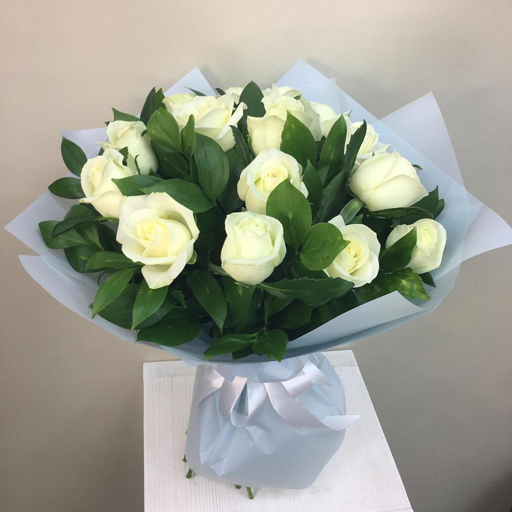Букет 15 Белых роз Проуд в Чите