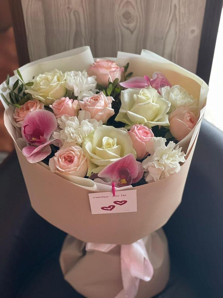 Букет цветов из: Орхидеи, Розы и Гвоздики в Чите