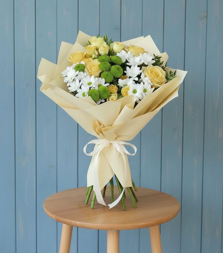 Букет цветов из: Хризантемы и Розы в Чите