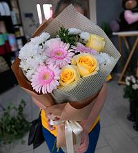 Букет цветов из:  Герберы, Розы и Хризантемы в Чите