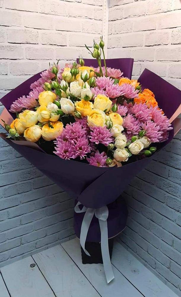 Букет цветов из: Хризантемы и Розы в Чите