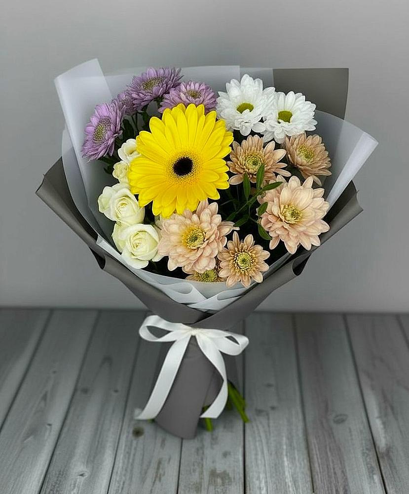 Букет цветов из: Розы, Герберы и Хризантемы в Чите