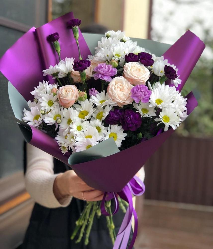 Букет цветов из: Хризантемы, Гвоздики и Розы в Чите