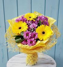 Букет цветов из:  Хризантемы и Герберы в Чите