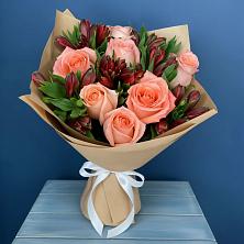 Букет цветов из:  Розы и Альстромерии в Чите