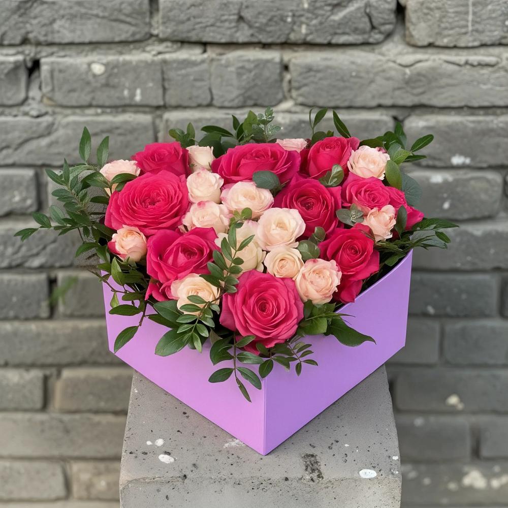 Цветочная композиция из Розы в коробке в Чите