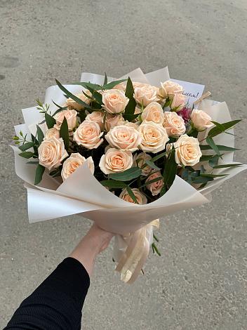 Букет Кремовые розы Латте в Чите