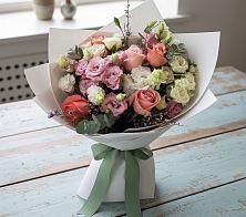 Букет цветов из:  Розы, Лизиантусы и Гвоздики в Чите