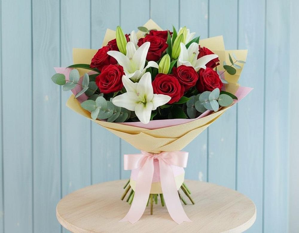 Букет цветов из: Лилии и Розы в Чите